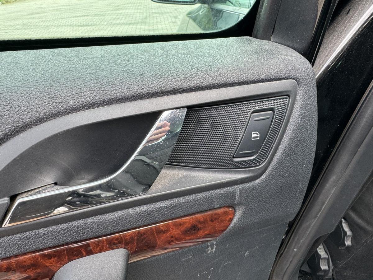 Skoda Octavia 2 original T&uuml;r hinten links 9910 Schwarzmetallic Kombi Rohbau Bj.2009